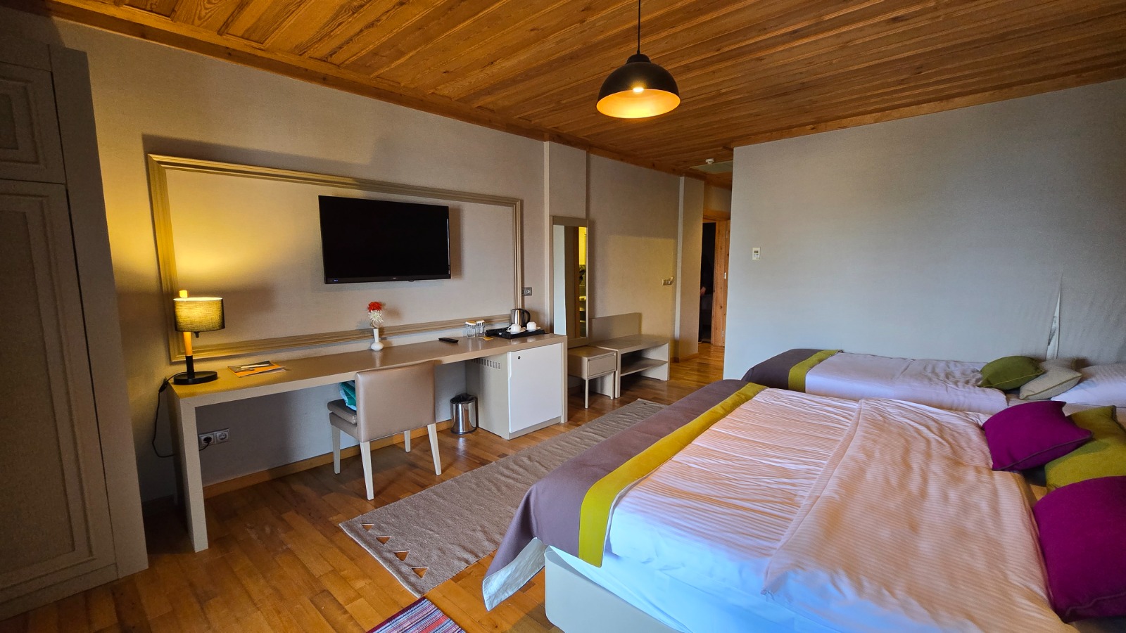 TAŞBAŞI MAHALLESİNDE SATILIK TARİHİ OTEL